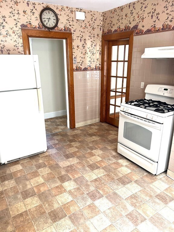 Building Photo - 15 Woodrow Ave