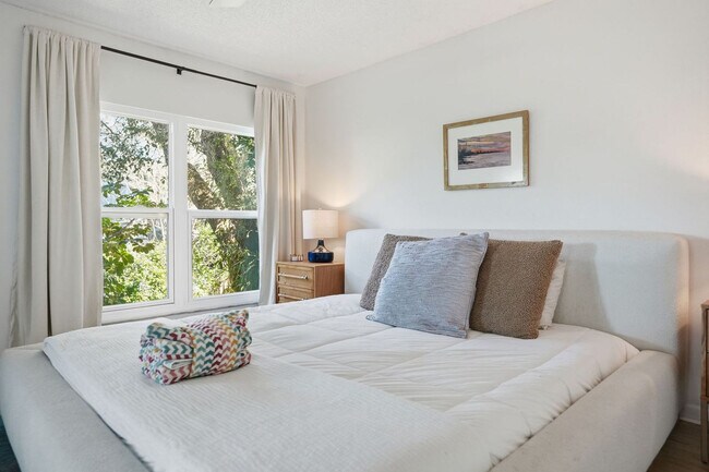 Building Photo - 13609 Heritage Way