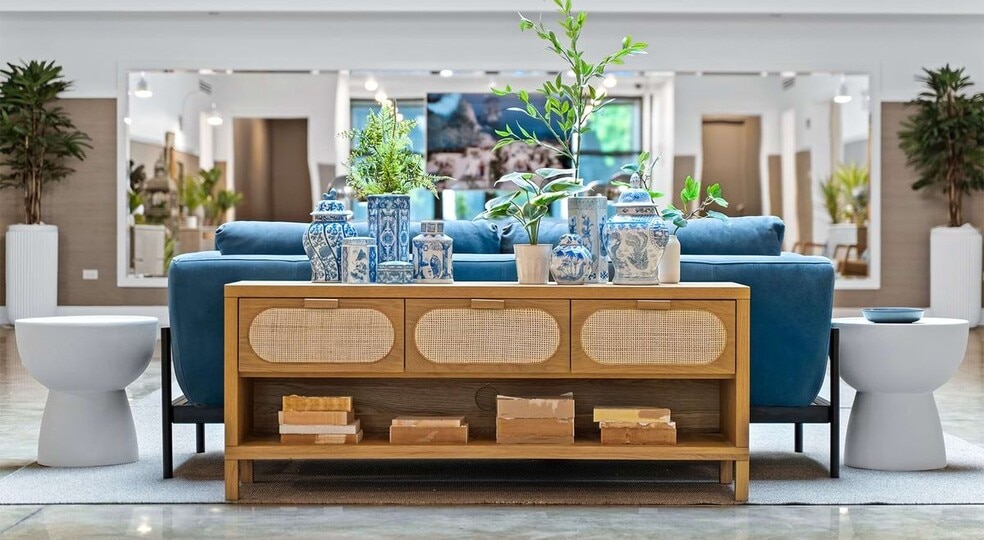 Building Photo - 5440 N Sheridan Rd