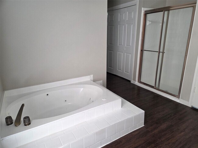 Building Photo - 8715 Rocky Valley Dr