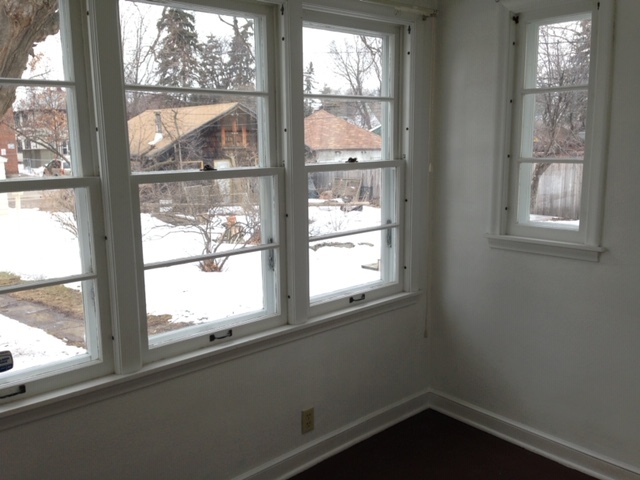 porch - 3528 Blaisdell Ave