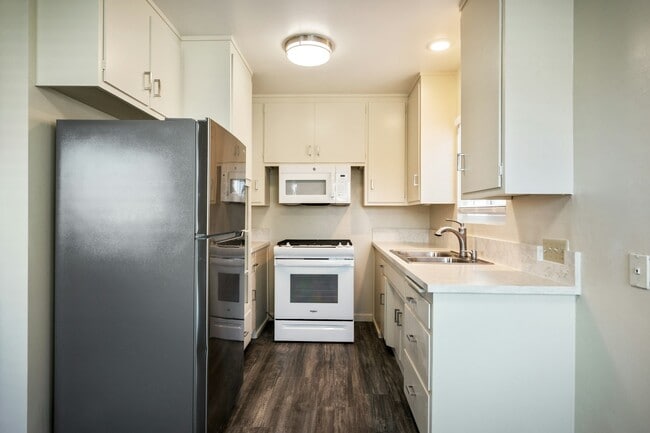 Building Photo - 717 S Meyler St