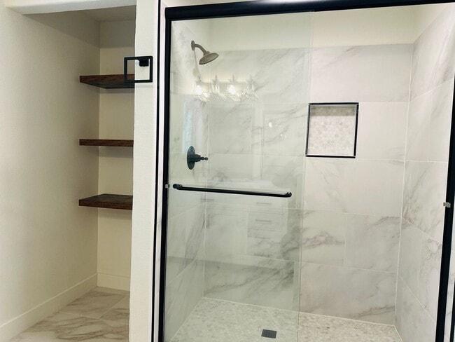 Building Photo - Charming Newly Remodeled Acreage Home