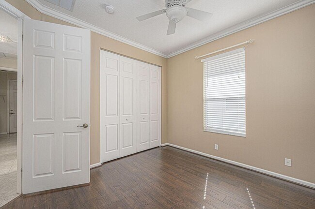 Building Photo - 137 NW Magnolia Lakes Blvd