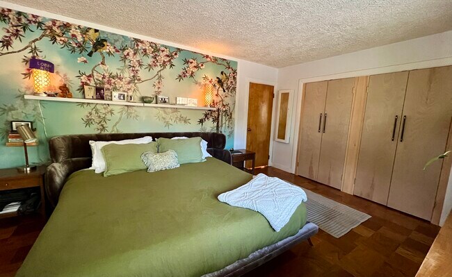 Master bedroom - King bed - 7 Gleason St