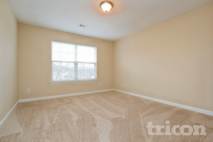 Building Photo - 1765 Campbell Ives Dr SE