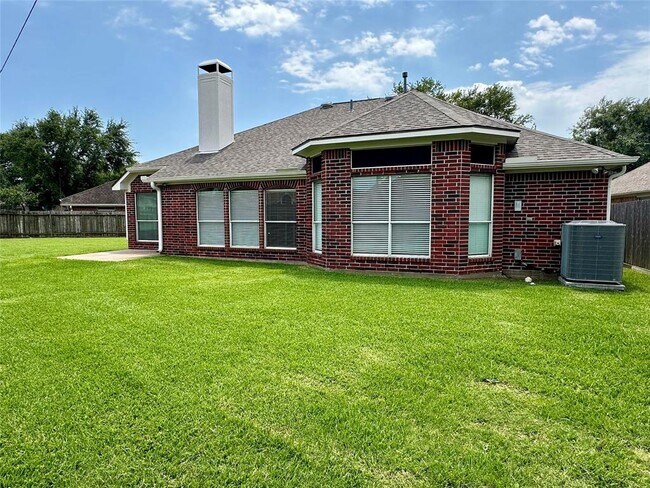 Building Photo - 5035 Chappel Hill Dr