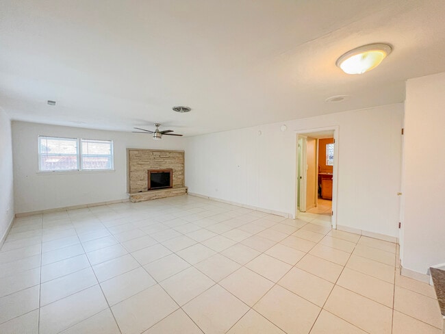 Building Photo - 4716 Thatcher Ave