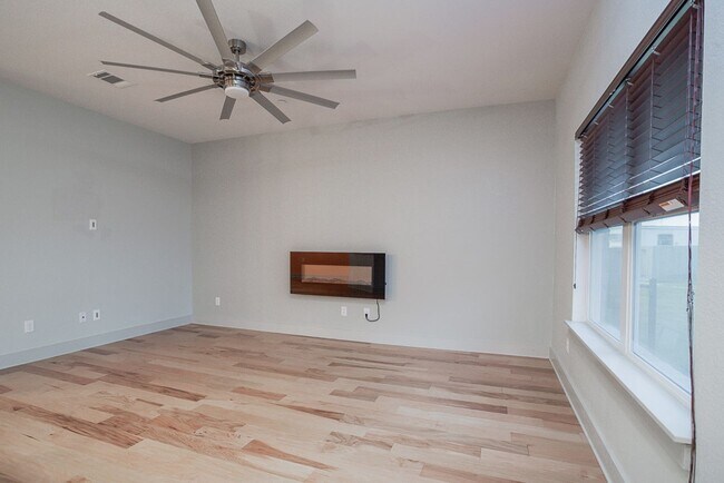 Building Photo - 2017 Local Rebel St