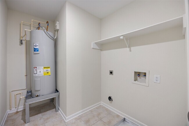 Building Photo - 2668 Bering Dr