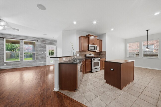 Building Photo - 11126 Celano Dr