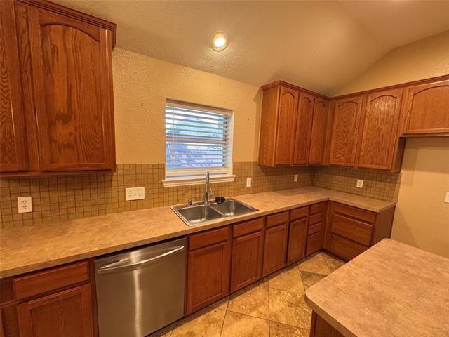 Building Photo - 3011 Clear Springs Dr