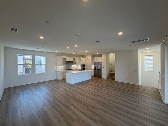 Building Photo - 308 Triangular Rd