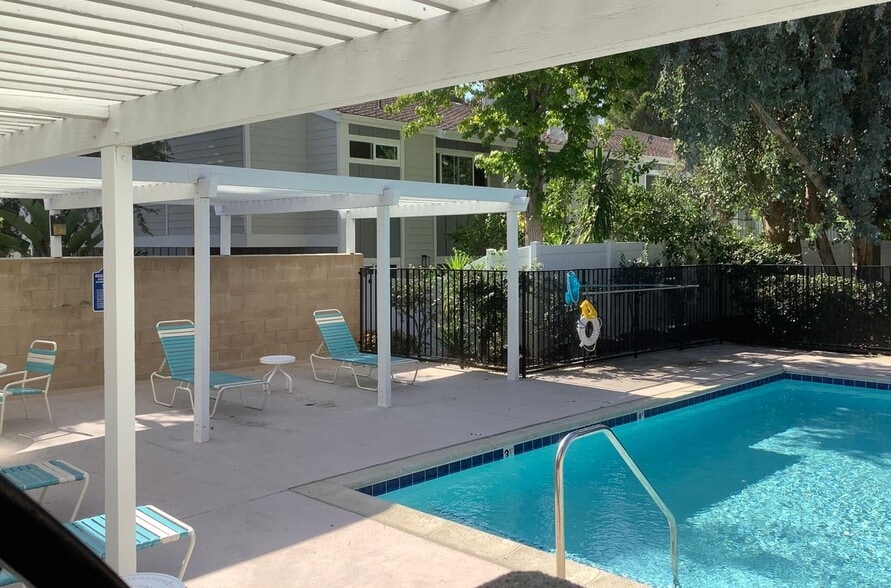 Building Photo - 18170 Andrea Cir S