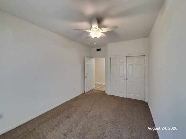 Building Photo - 7701 W Robindale Rd