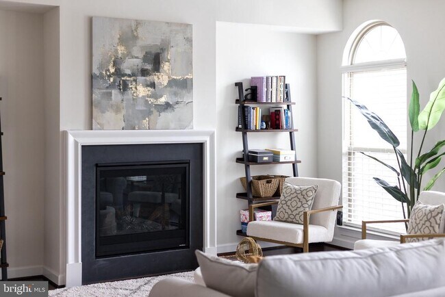 Building Photo - 7933 Turtle Crk Cir