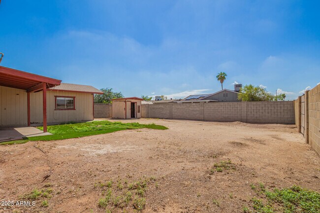 Building Photo - 18240 N 34th Dr