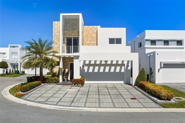 Building Photo - 10359 NW 67th Terrace