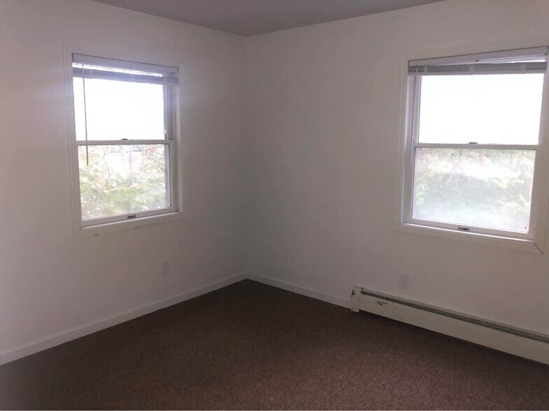 Building Photo - 406 Hillview Pl