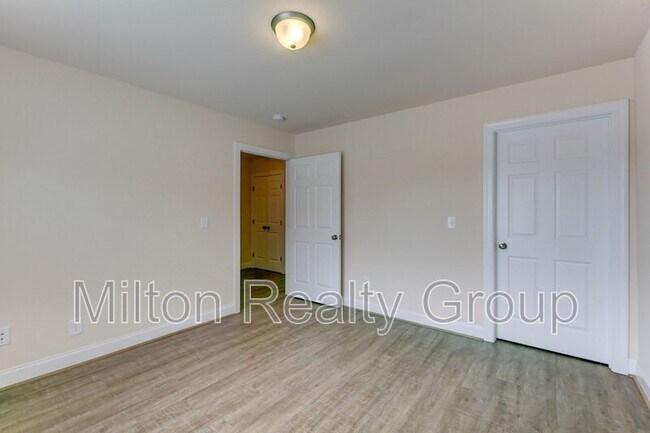 Building Photo - 22 River Stancil Dr