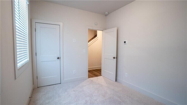 Building Photo - 1394 Cozy Cir SE