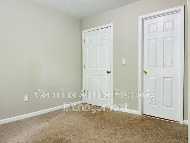 Building Photo - 1100 Spann St