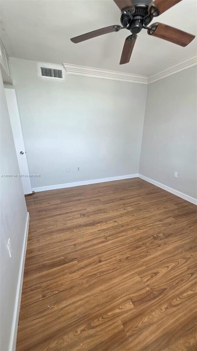 Building Photo - 5825 Collins Ave