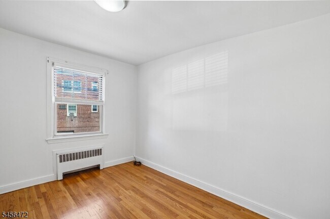 Building Photo - 176 Millburn Ave