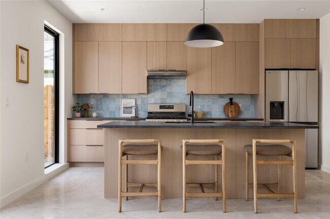 Building Photo - 3412 Gonzales St