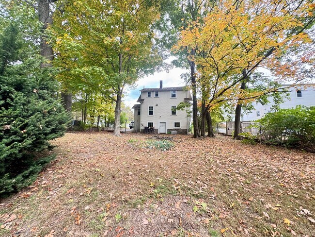 Building Photo - 273 Front St