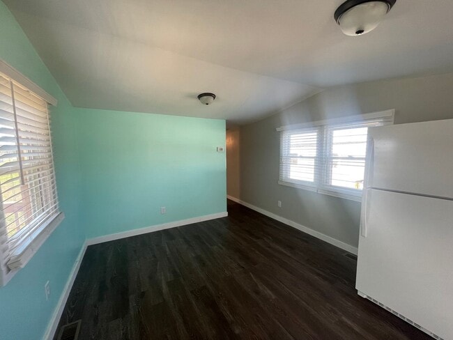 Building Photo - Remodeled 1 Bedroom/1 Bath   Piney Flats, TN