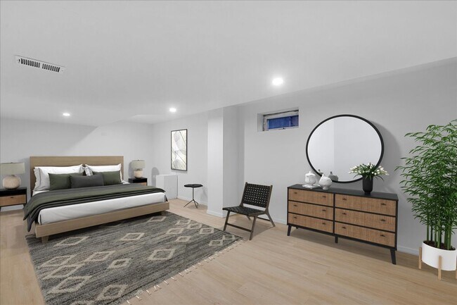 Building Photo - 1335 Marengo Ave