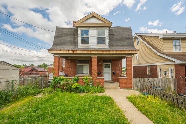 Building Photo - 129 Newburn Ave
