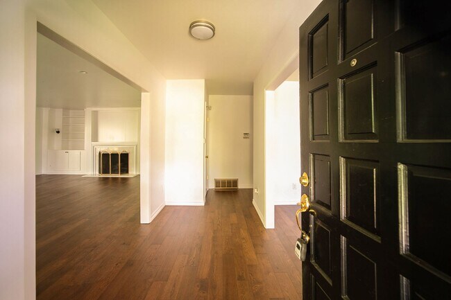 Building Photo - Greenleaf House: A Sustainable and Eco-Friendly Home!