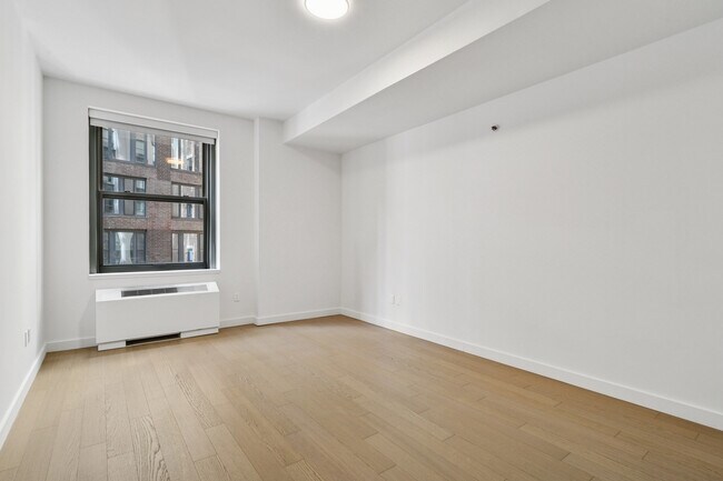 Interior Photo - 20 Exchange