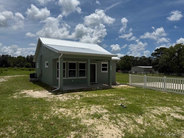 Building Photo - 5838 W Green Acres St