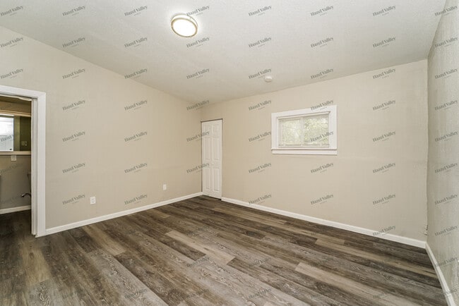 Building Photo - 2253 E 74th St