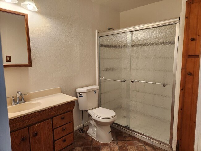 Building Photo - Bryant