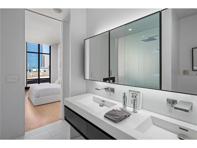 Building Photo - 201 S 11th St