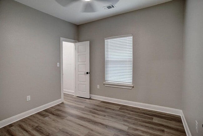 Building Photo - 123 S Kanaio Dr
