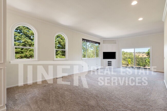 Building Photo - Stunning Views 4 Bedroom El Dorado Hills Gem