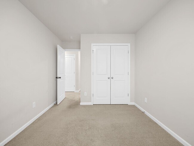 Building Photo - Modern living meets Convenience- Townhome in Greer, SC! *Waived Application Fee* With approved ap...