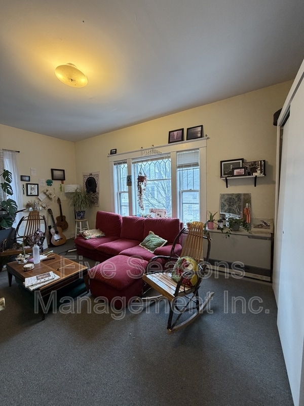 Building Photo - 10 Lafayette Pl