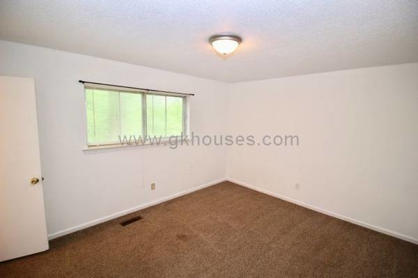 Building Photo - 7313 Valley Ln