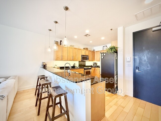 Building Photo - 444 N Central Ave