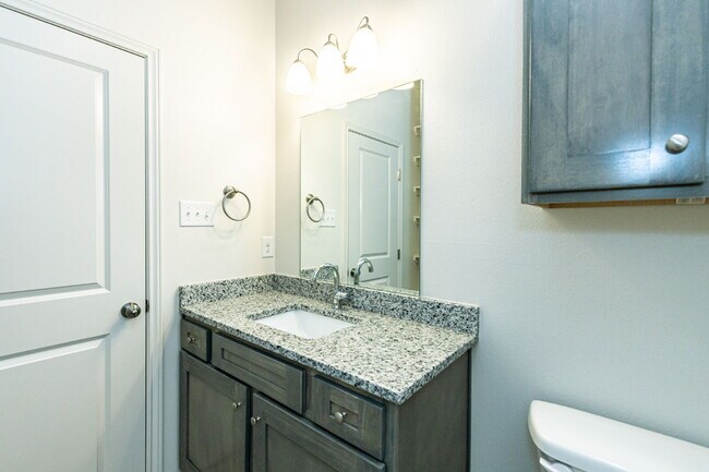 Building Photo - "Charming 2-Bed, 2-Bath Oasis with 1,227 Sq Ft of Comfort in Wolfforth!"