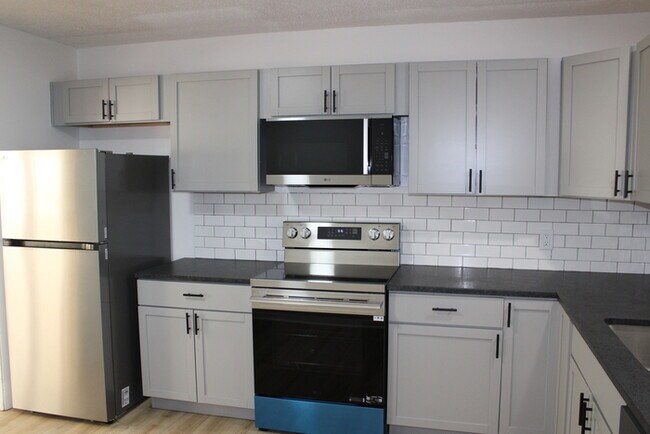 Building Photo - Beautiful 4-bedroom, 3 full baths home located in Independence, MO