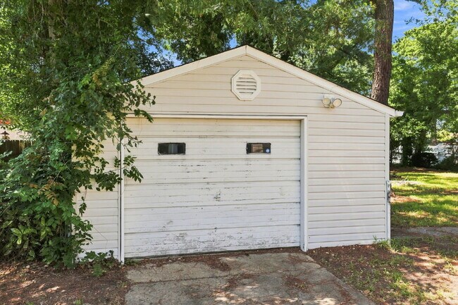 Building Photo - Updated Ranch with Garage, Fenced Yard & One-Level Living