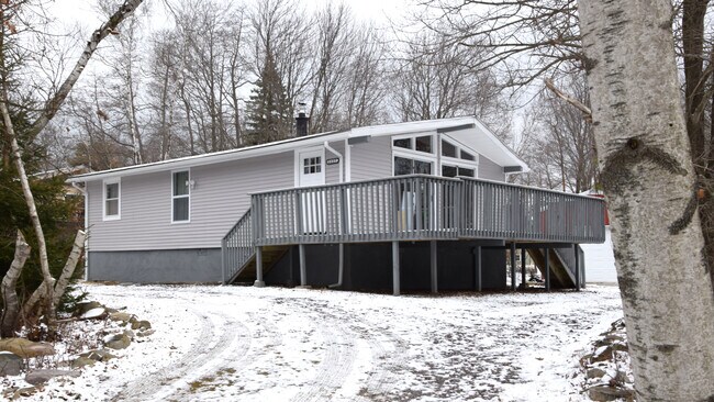 Primary Photo - 2327 Doe Dr