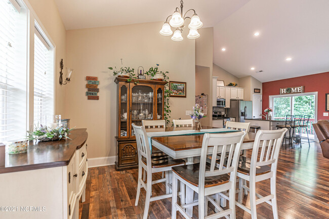 Building Photo - 55 Bridle Path Cir